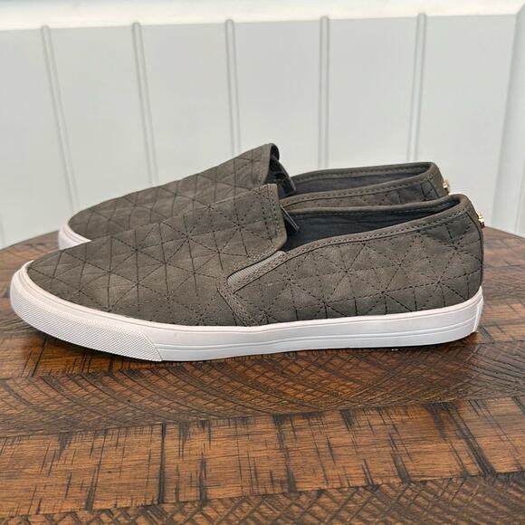 Global Win Women’s 11 Gray Quilted Slip On Loafer Sneaker - Picture 2 of 10